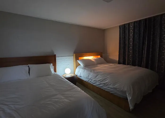 Apartment 언주역 따뜻한 2룸집 *