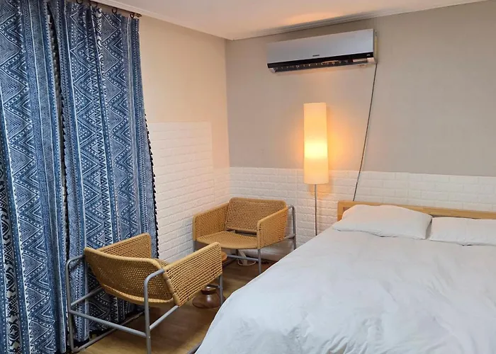 언주역 따뜻한 2룸집 Apartment