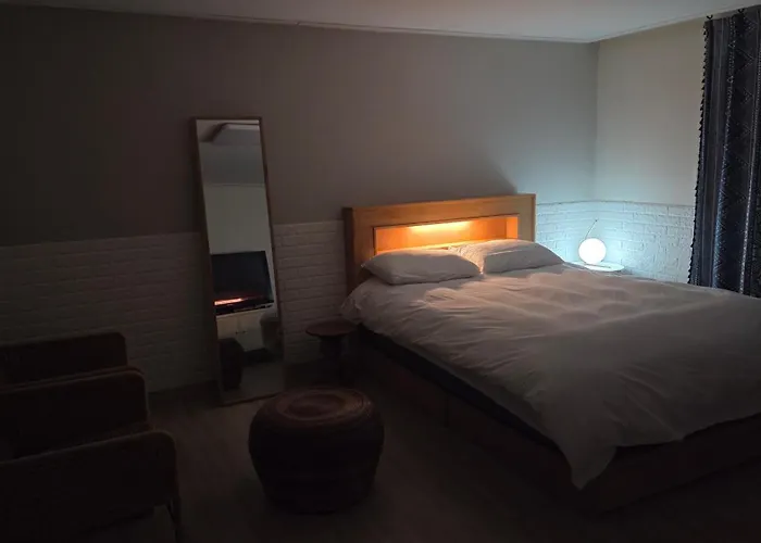 언주역 따뜻한 2룸집 Apartment